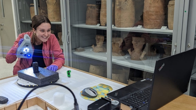 Cambridge and Museo del Oro collaboration