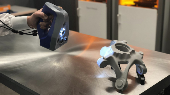 How to 3D scan an object with a portable structured light scanner