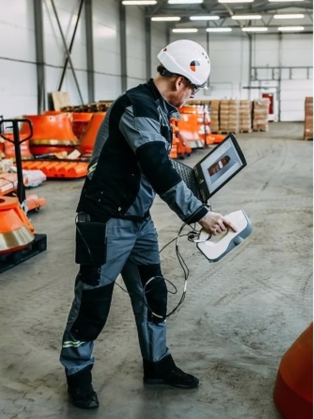 Spare parts manufacturer in mining and construction uses Artec Eva for quality control, parts restoration, and repair